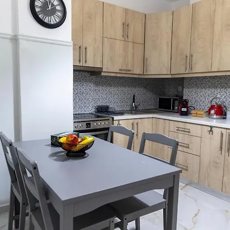 Secret Diamond Apartment *