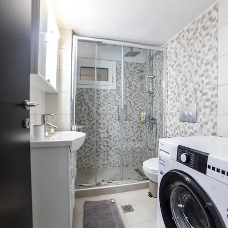 Secret Diamond Apartment *